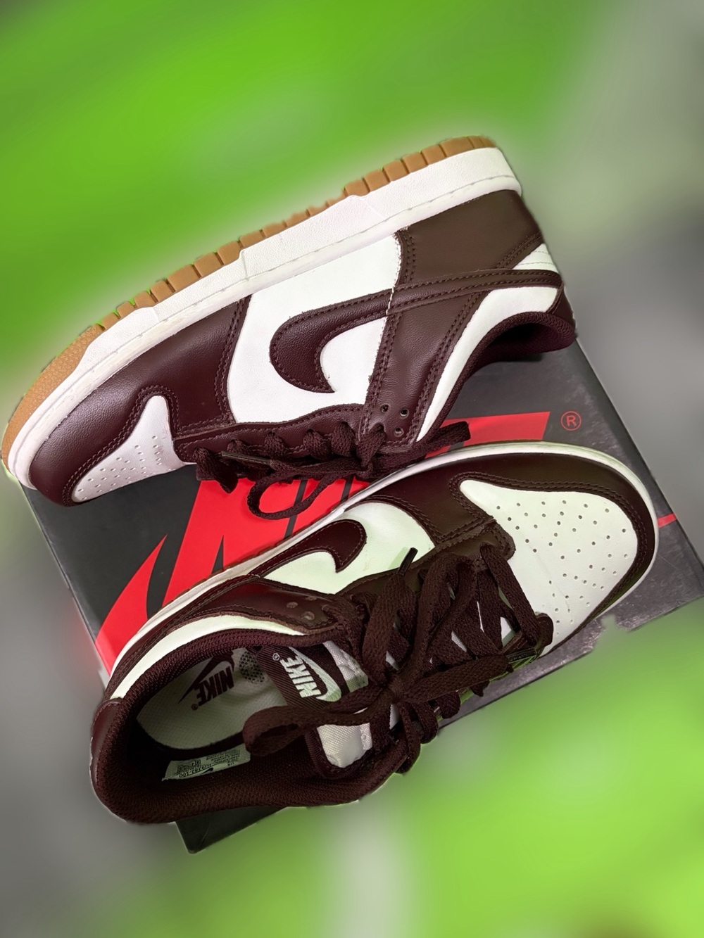 Nike Kids Low-Top Sneakers in White and Brown